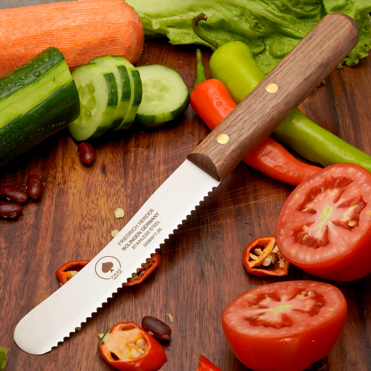 Buckelsmesser Brotmesser Solingen – Walnuss Holzgriff mit Wellenschliff – Ansicht 1
